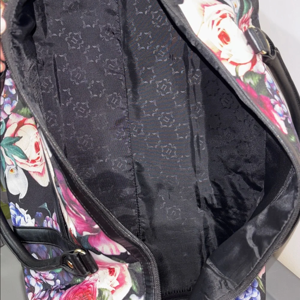 Floral Black Women duffel travel Bag - Picture 4 of 8